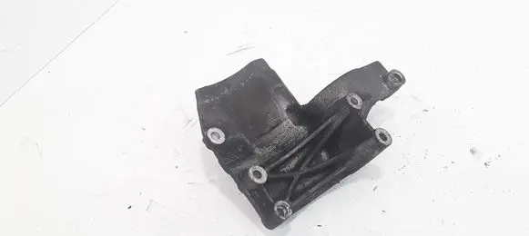 KIA Sorento A/C compressor mount bracket 