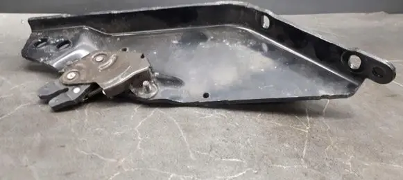 Mazda 5 Sliding door lock 