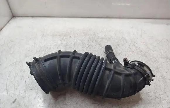 KIA Sorento Air intake hose/pipe 281302W300