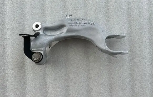 Audi Q8 Lower shock absorber bracket 4M0413037
