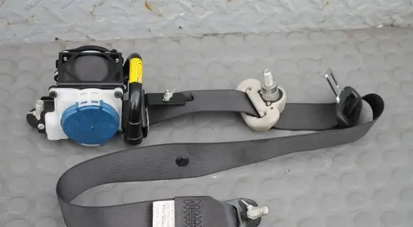 Mitsubishi L200 Rear seatbelt MITTTCAH0EN346 TCAH0FN3A TTCAH0EN346