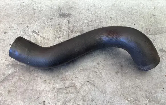 Peugeot 607 Intercooler pipe mounting bracket 