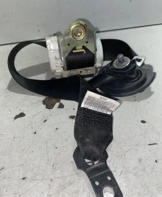 BMW X3 E83 Front seatbelt 040549 2A8T4MP