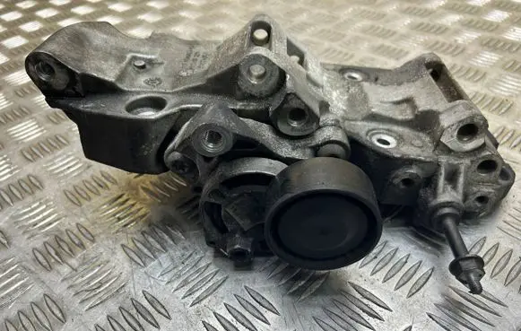 BMW 5 F10 F11 Generator/alternator bracket 8506863 11168506863 174786