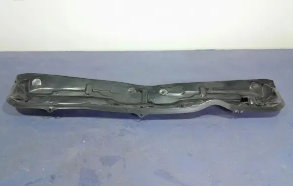 Suzuki Swift II Wiper trim