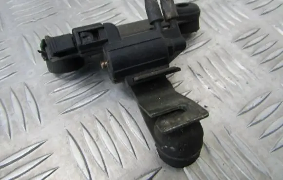 Mitsubishi Carisma Turbo solenoid valve K5T49682