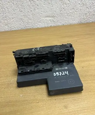 Mercedes-Benz C W202 Fuse box set 0225455332 D9724