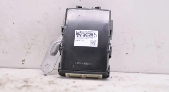 Toyota Yaris Engine control unit/module ECU 896900D050