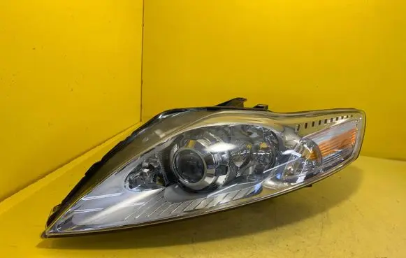 Ford Mondeo MK IV Headlight/headlamp FORDOE
