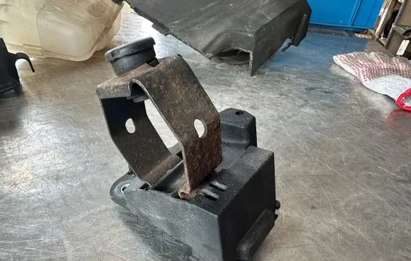 Renault Scenic III - Grand scenic III Headlight/headlamp mounting bracket 625580028R