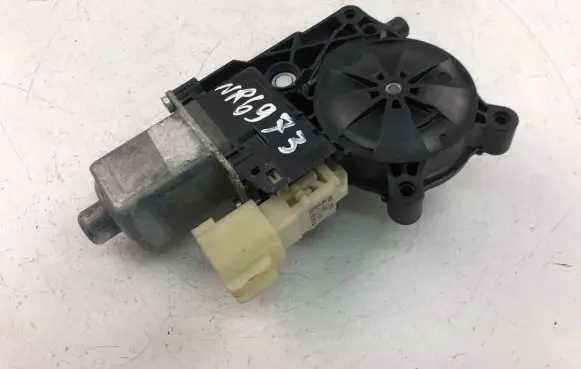 Ford Kuga II Front door window regulator motor 0130822735