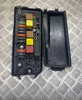 Opel Signum Fuse box set 13112918 00061485 519038004