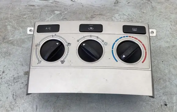Toyota Corolla Verso AR10 Climate control unit 559000F011 69670001 2061012