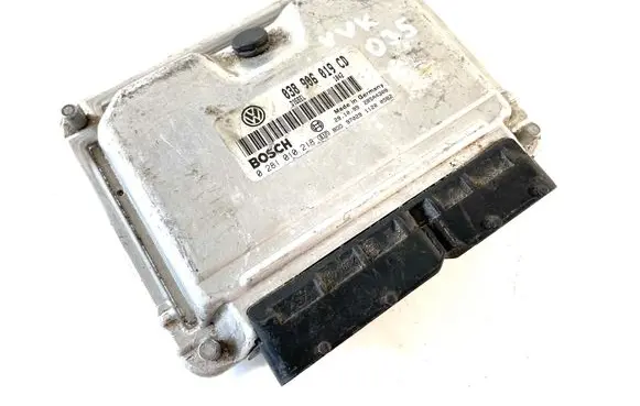 Volkswagen PASSAT B5 Engine control unit/module 038906019CD 0281010218