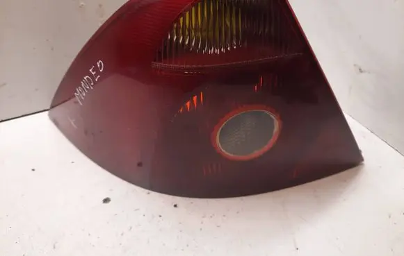 Ford Mondeo Mk III Rear/tail lights 1S7113405A