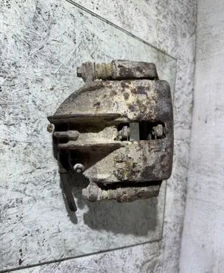 Volvo S40, V40 Front brake caliper