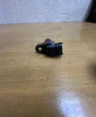 Mercedes-Benz E W211 Camshaft position sensor F4945 A0051531328