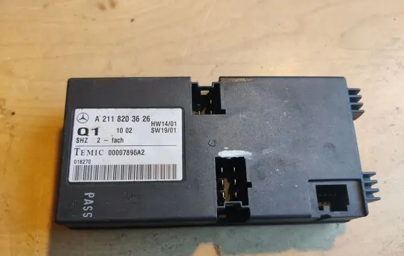 Mercedes-Benz E W211 Seat control module A2118203626