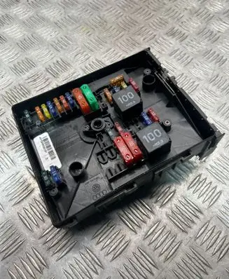 Volkswagen Golf VI Fuse box set 1K0937125D