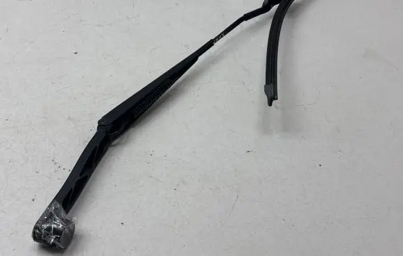 Subaru XV II Windshield/front glass wiper blade 1OU8893