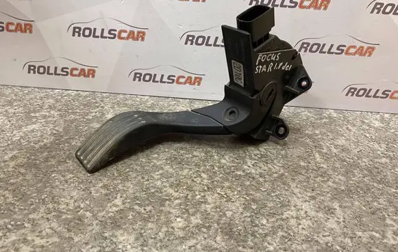 Ford Focus Accelerator throttle pedal 98AB9F836AE
