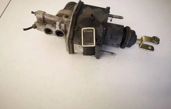 Mercedes-Benz E W211 Master brake cylinder A0004300312
