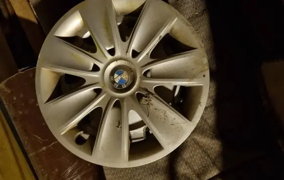 BMW 5 E34 R15 wheel hub/cap/trim 