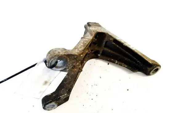 Ford C-MAX I Engine mounting bracket 
