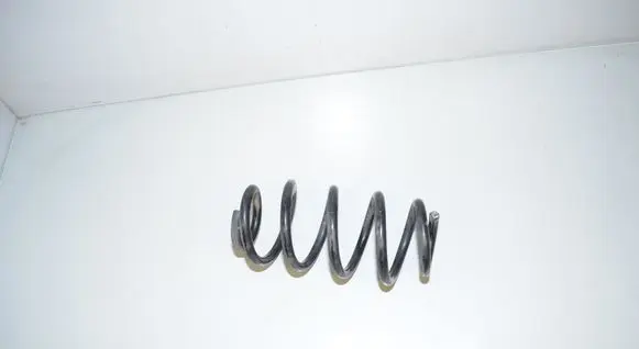 BMW 1 F40 Rear coil spring 6866771 33536866771