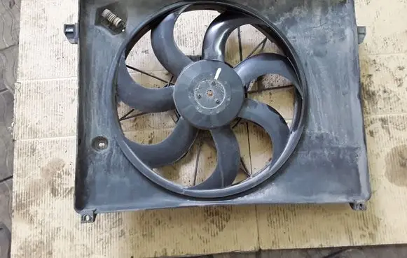 KIA Carens II Electric radiator cooling fan F00S3A2395