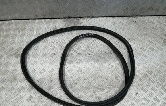 Chevrolet Trax Rubber seal tailgate window/glass XLAPA
