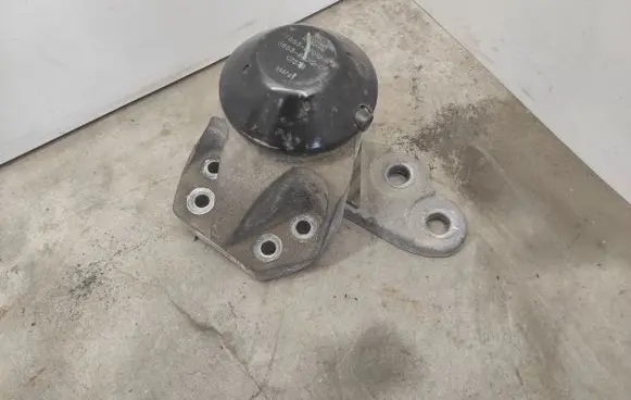 Ford Explorer V Engine mount bracket FB536F012AB