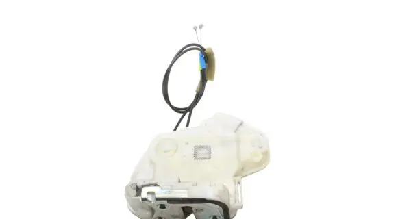 Mitsubishi Outlander Front door lock