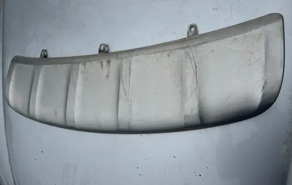 Front bumper lip