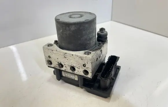Toyota Corolla Verso AR10 ABS Pump 0265231484 445100F010A