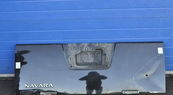 Nissan Navara Tailgate/boot cover trim set 