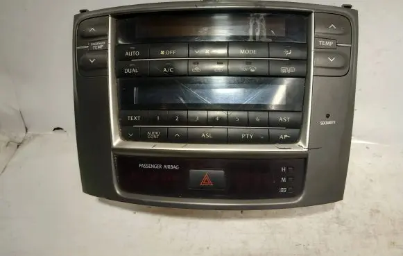 Lexus IS 220D-250-350 Radio/CD/DVD/GPS head unit 758950