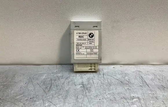 BMW 5 E60 E61 Tire pressure control unit 6785279 053100100312 200321605