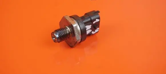 Suzuki Grand Vitara II Fuel pressure sensor 0281002836 19MB52