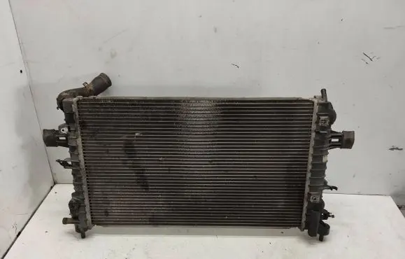 Opel Astra H Coolant radiator