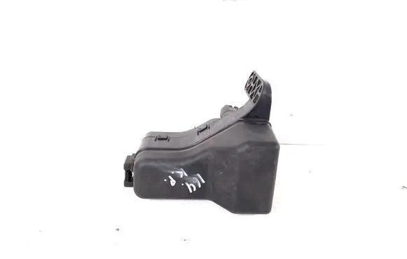 Toyota Avensis T250 Fuse module 82741-13020