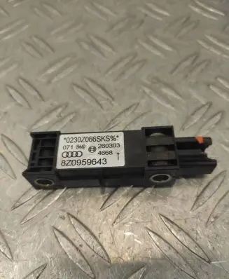 Audi A2 Airbag deployment crash/impact sensor 8Z0959643 260303 0203Z666SKSS