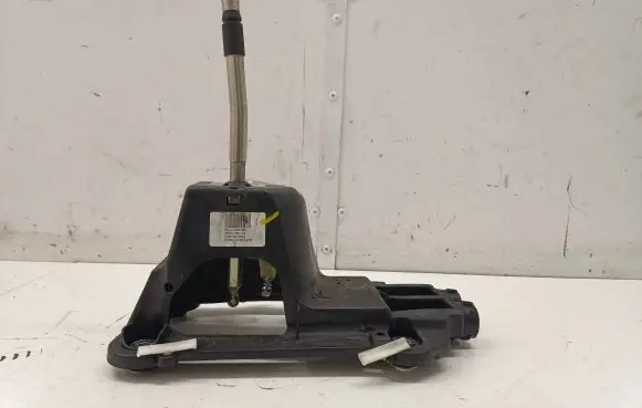 BMW 1 F40 Gear shifter/selector 8611460