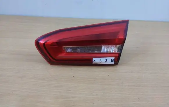 Ford Focus Tailgate rear/tail lights JX7B13A602TB