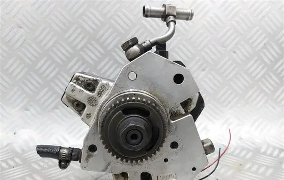 BMW 7 E65 E66 Fuel injection high pressure pump 7788798
