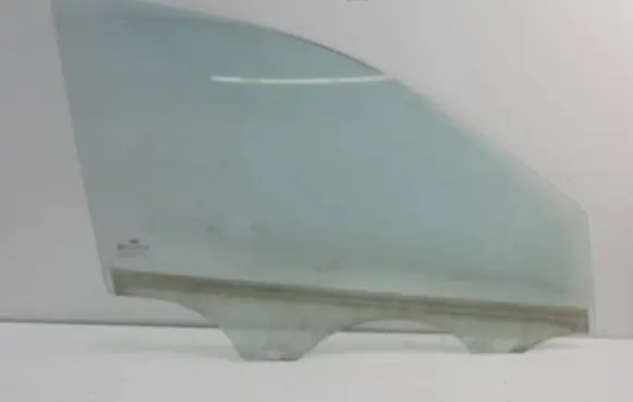 Hyundai i30 Front door window glass four-door 