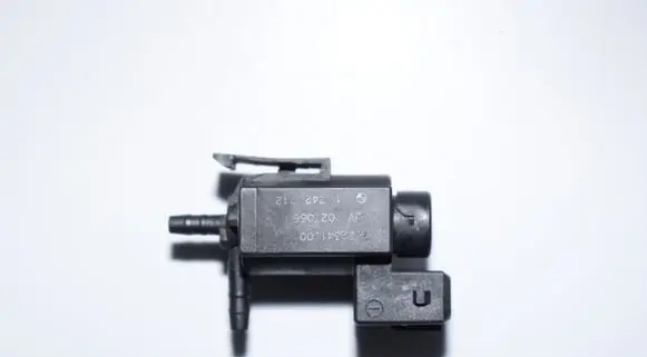 BMW 5 E39 Turbo solenoid valve 1742712