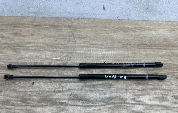Volkswagen Golf VIII Tailgate strut 5H6827570K 485N34921 01615735F