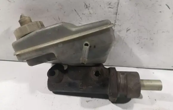 Volkswagen Transporter - Caravelle T4 Master brake cylinder 701611303E