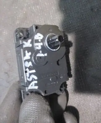 Opel Astra K Air flap motor/actuator DA646001 HAD12004A 1202164A